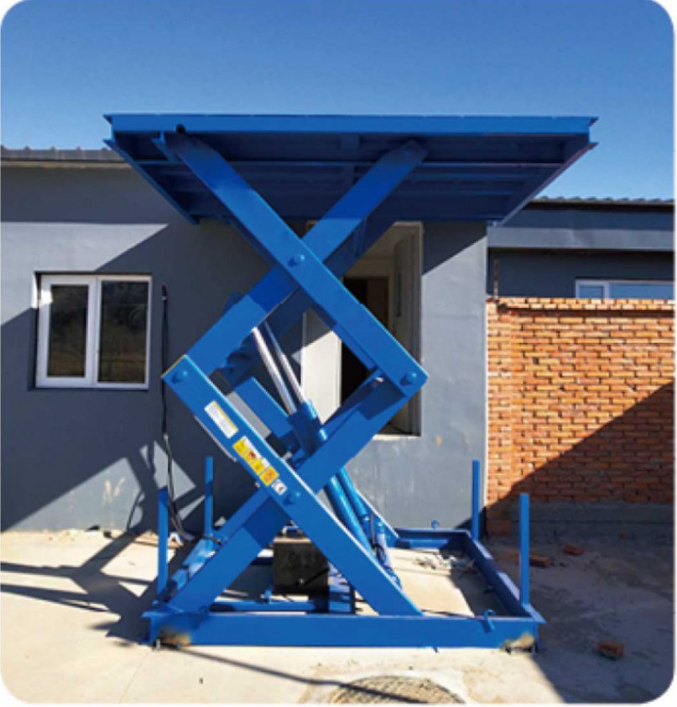 Scissor lift cargo elevator